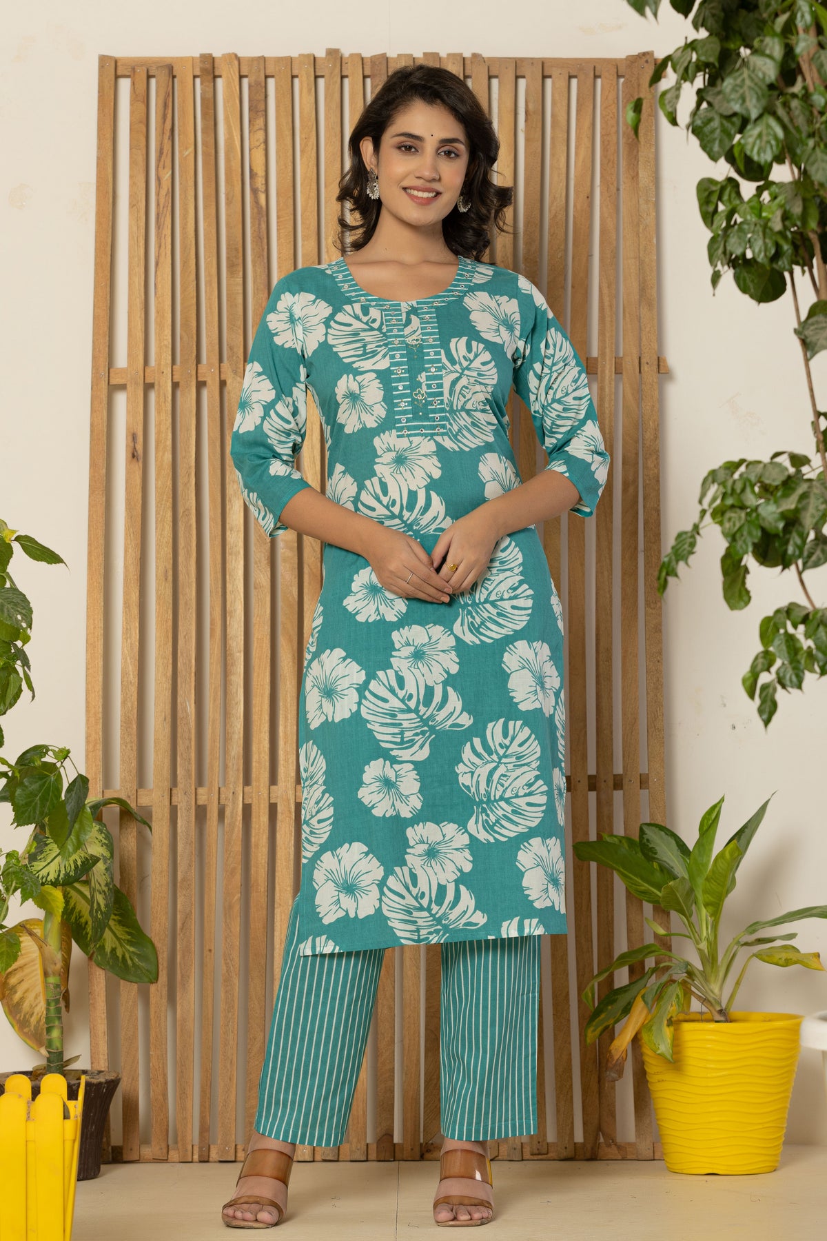 Torquoise Leaf Print Kurti Pant Set With Dupatta