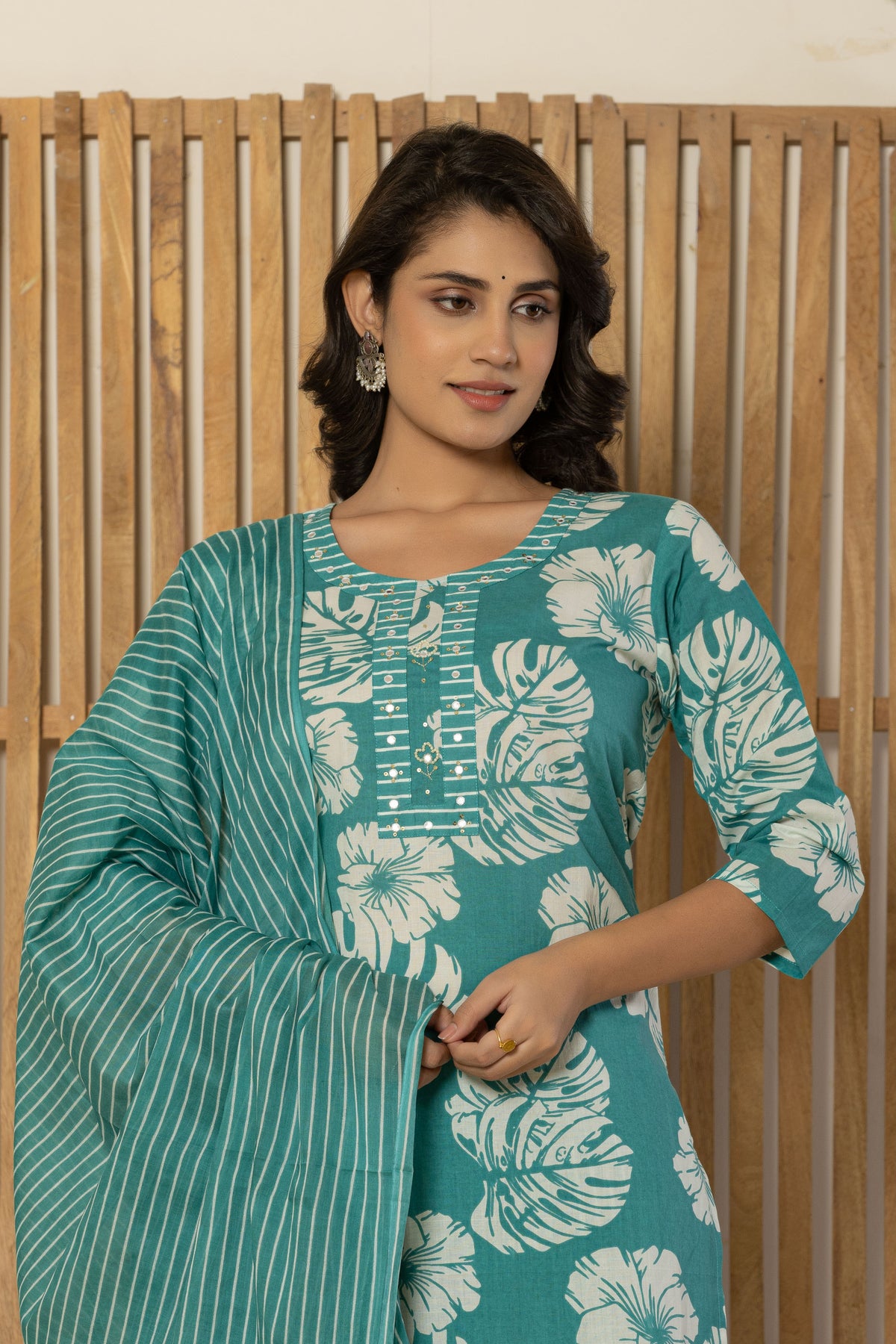 Torquoise Leaf Print Kurti Pant Set With Dupatta