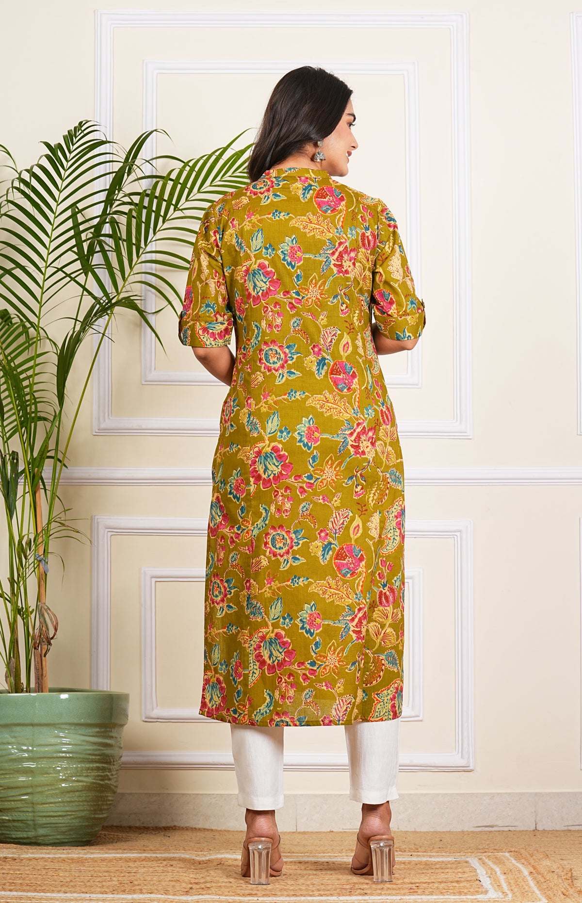 Satrangi Saaz Kurti