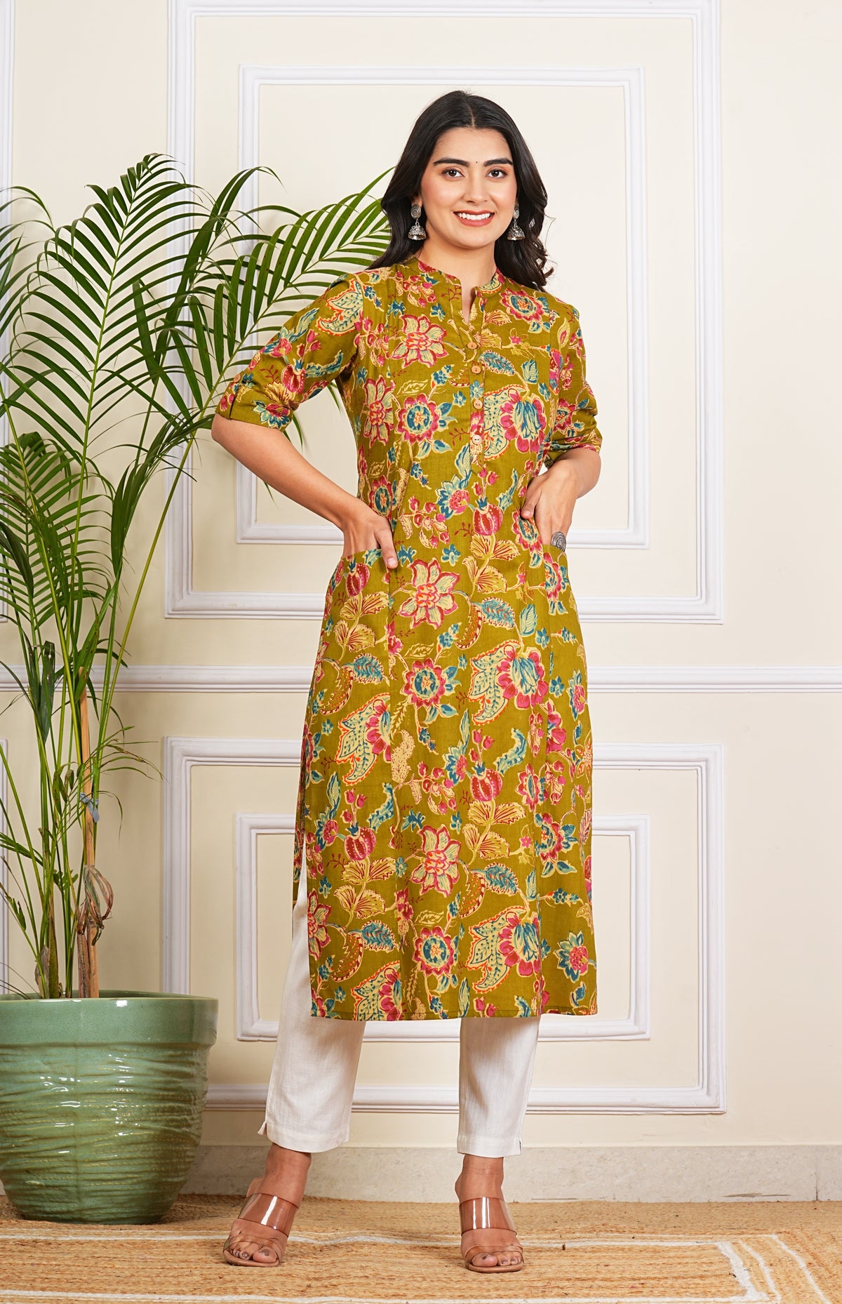 Satrangi Saaz Kurti