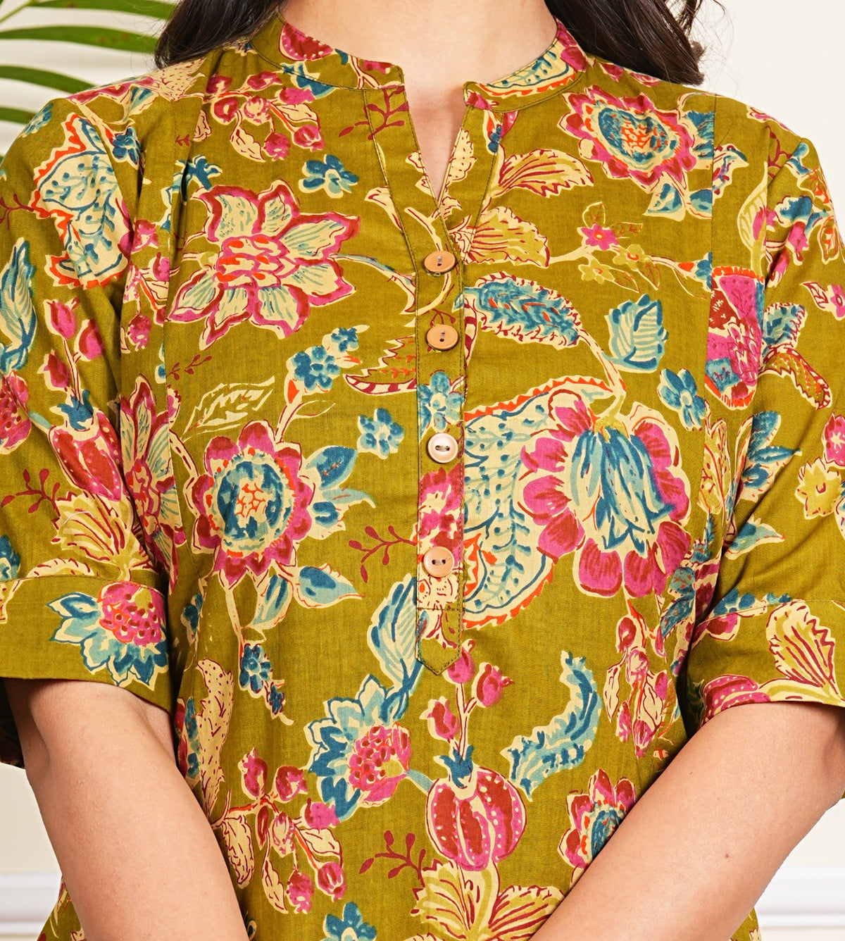 Satrangi Saaz Kurti